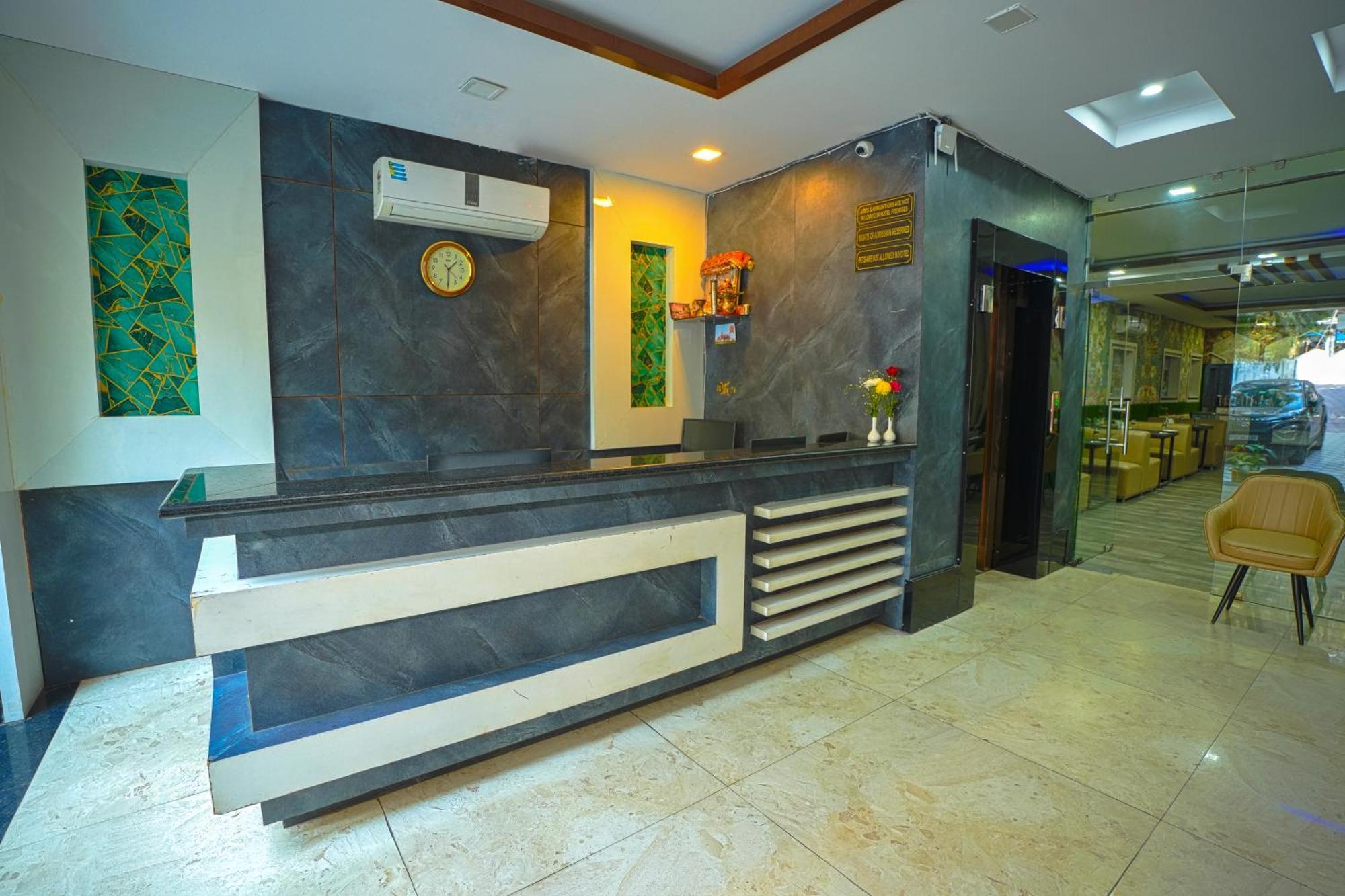 Q Saina S K Regency Rishikesh Hotel Eksteriør billede