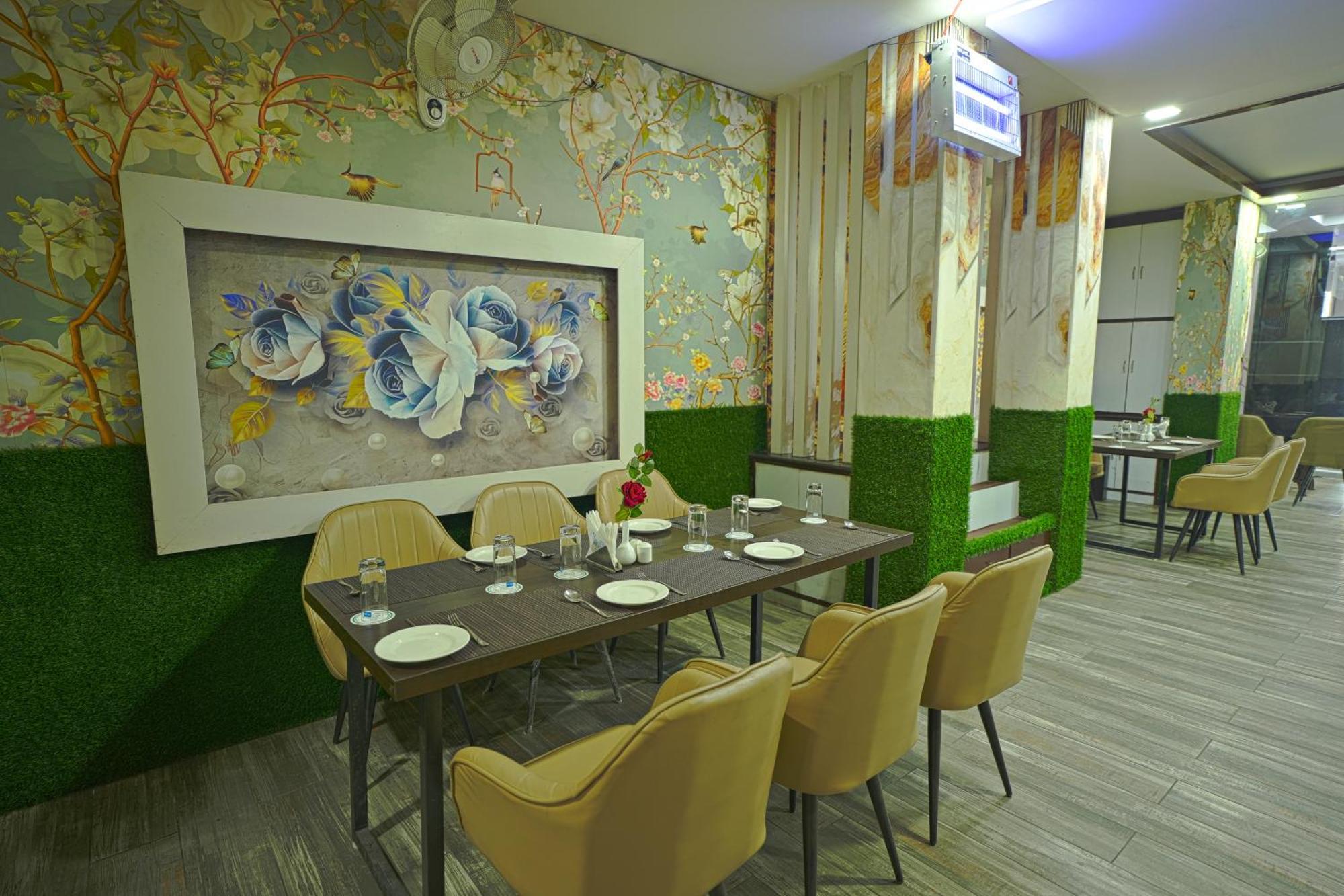 Q Saina S K Regency Rishikesh Hotel Eksteriør billede